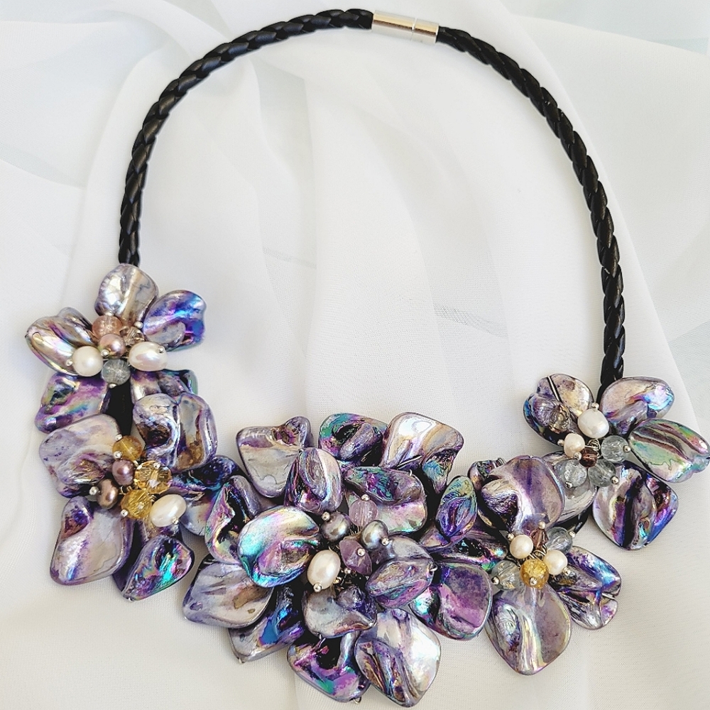 Genuine Baroque Mother of Pearls Flower Knitted Necklace *Nwt*